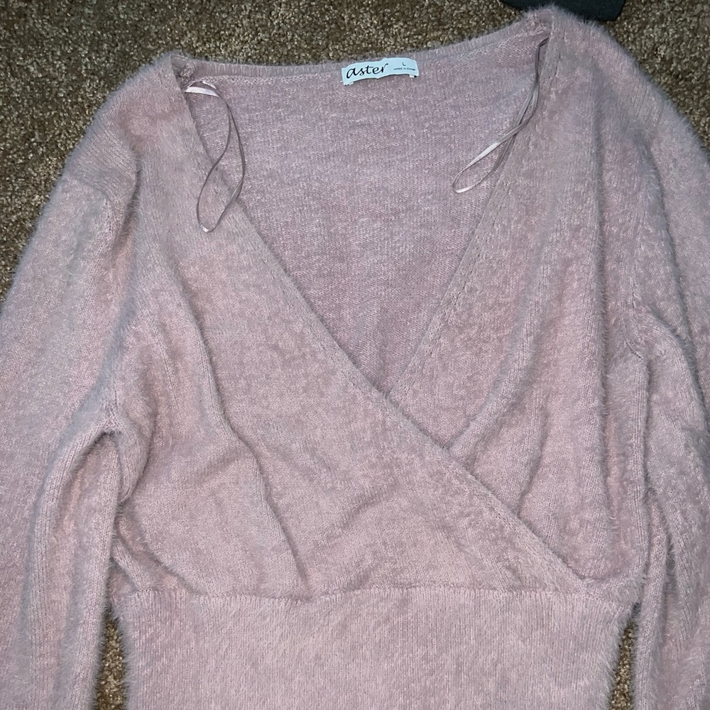 Pink long sleeve crop top